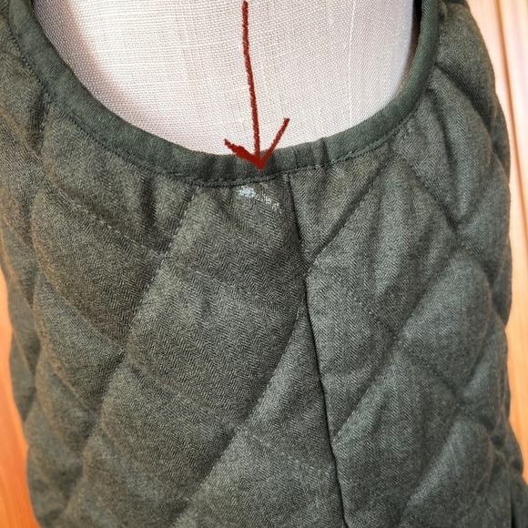 Old Navy Army Green Classic Quilted Full Zip Vest Layering Fall Athleisure Chic - Picture 8 of 9